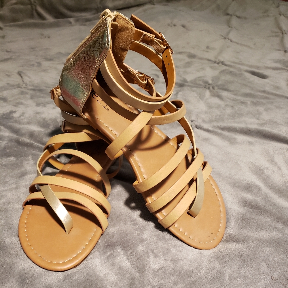 RAND NEW NEVER WORN Gladiator Sandals